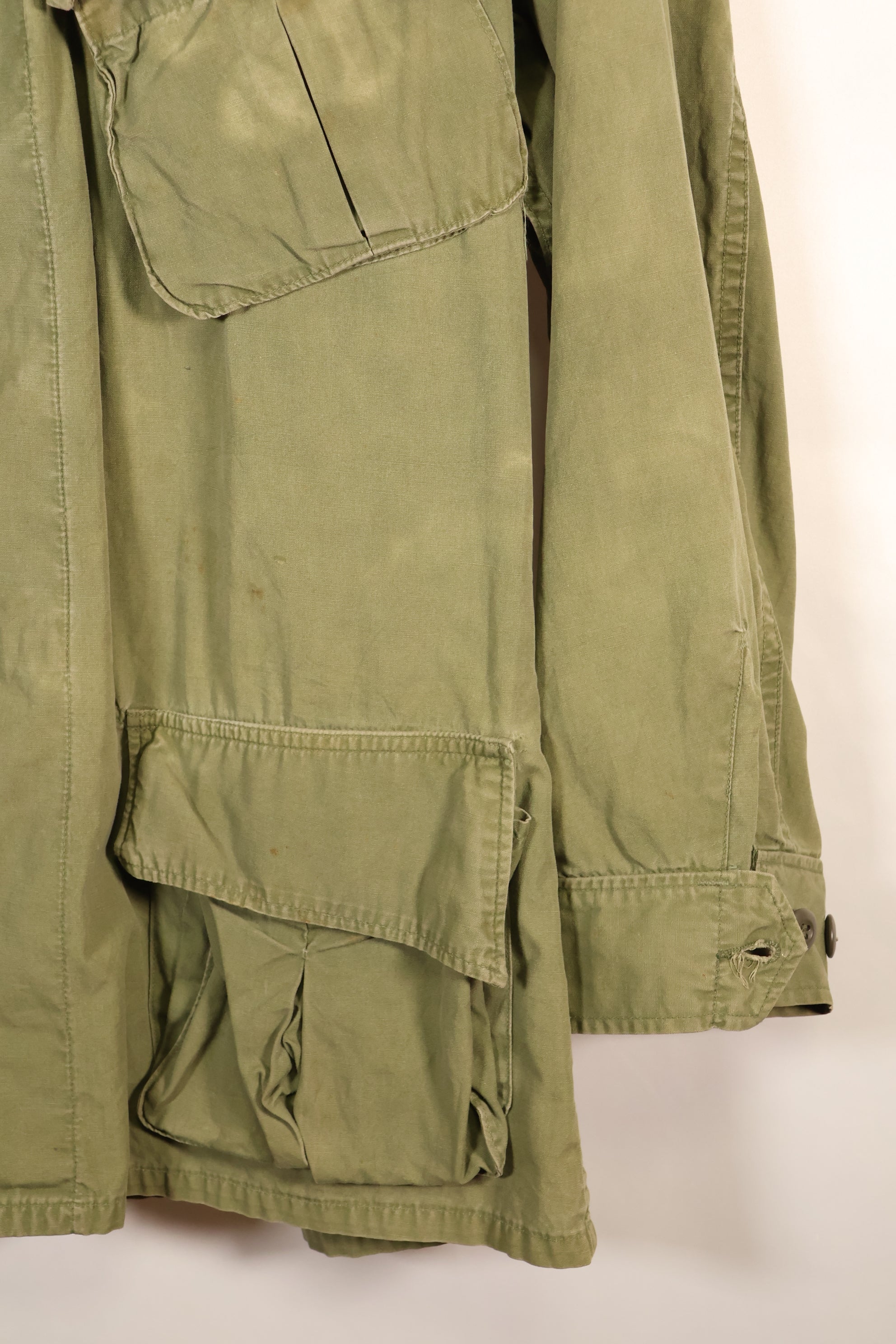 แจ็กเก็ตสนามแบบ Jungle Fatigue รุ่นที่ 3 ตามสัญญา M-R ปี 1967 – สีจางเล็กน้อย – มือสอง
