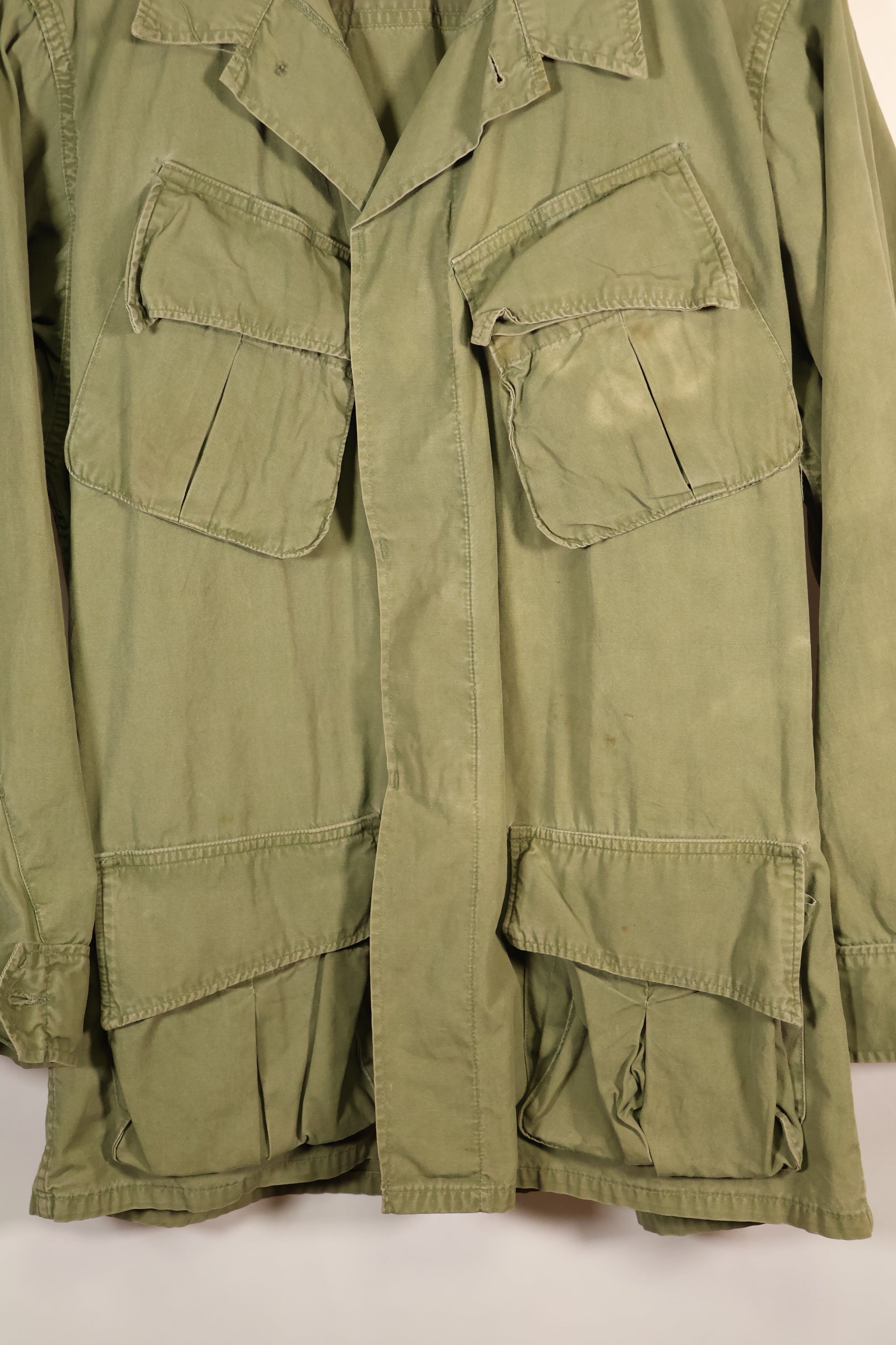แจ็กเก็ตสนามแบบ Jungle Fatigue รุ่นที่ 3 ตามสัญญา M-R ปี 1967 – สีจางเล็กน้อย – มือสอง