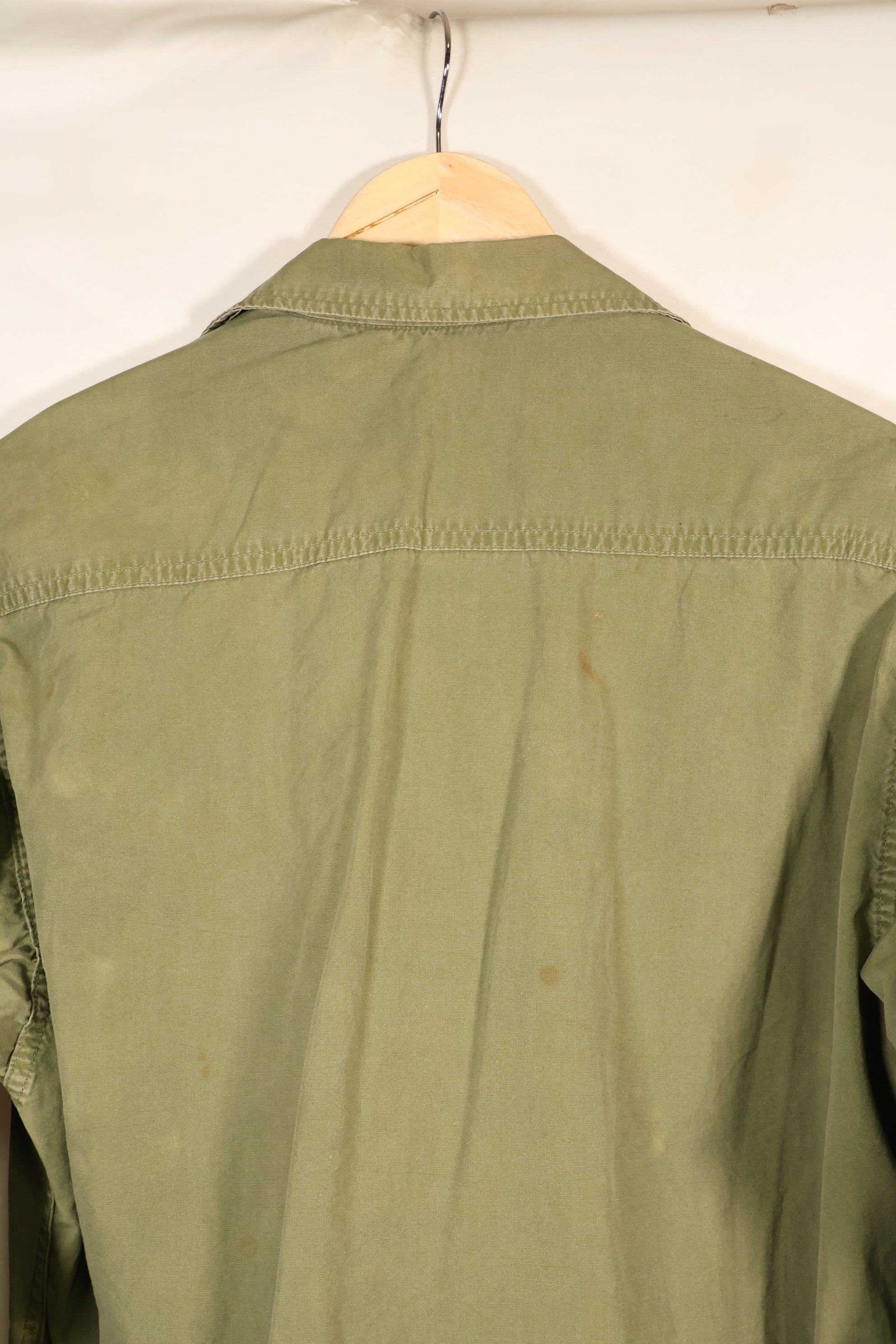 แจ็กเก็ตสนามแบบ Jungle Fatigue รุ่นที่ 3 ตามสัญญา M-R ปี 1967 – สีจางเล็กน้อย – มือสอง
