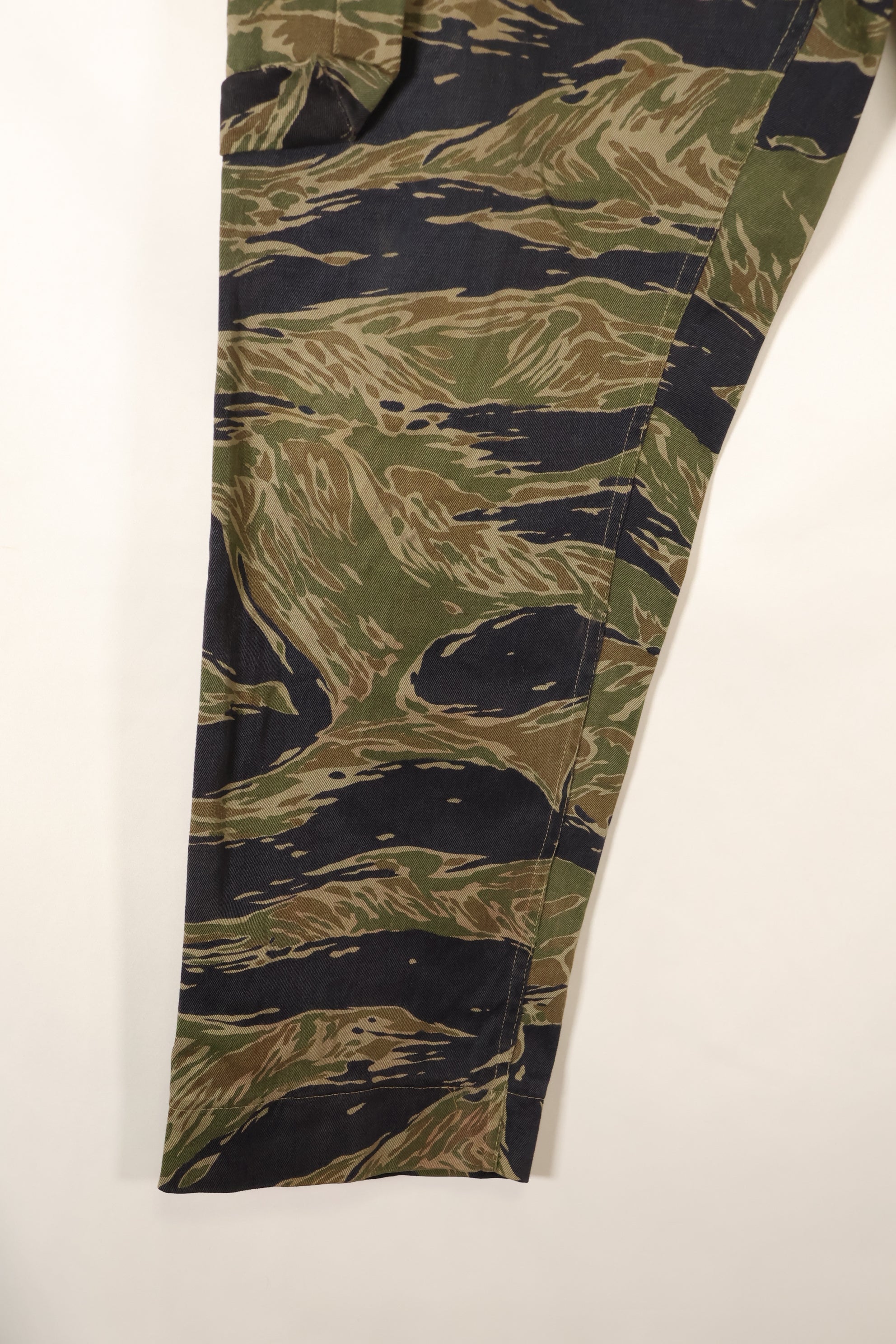 1960年代中頃　A-L　シルバータイガーパターン　Asian カット　パンツ　補修あり　中古品