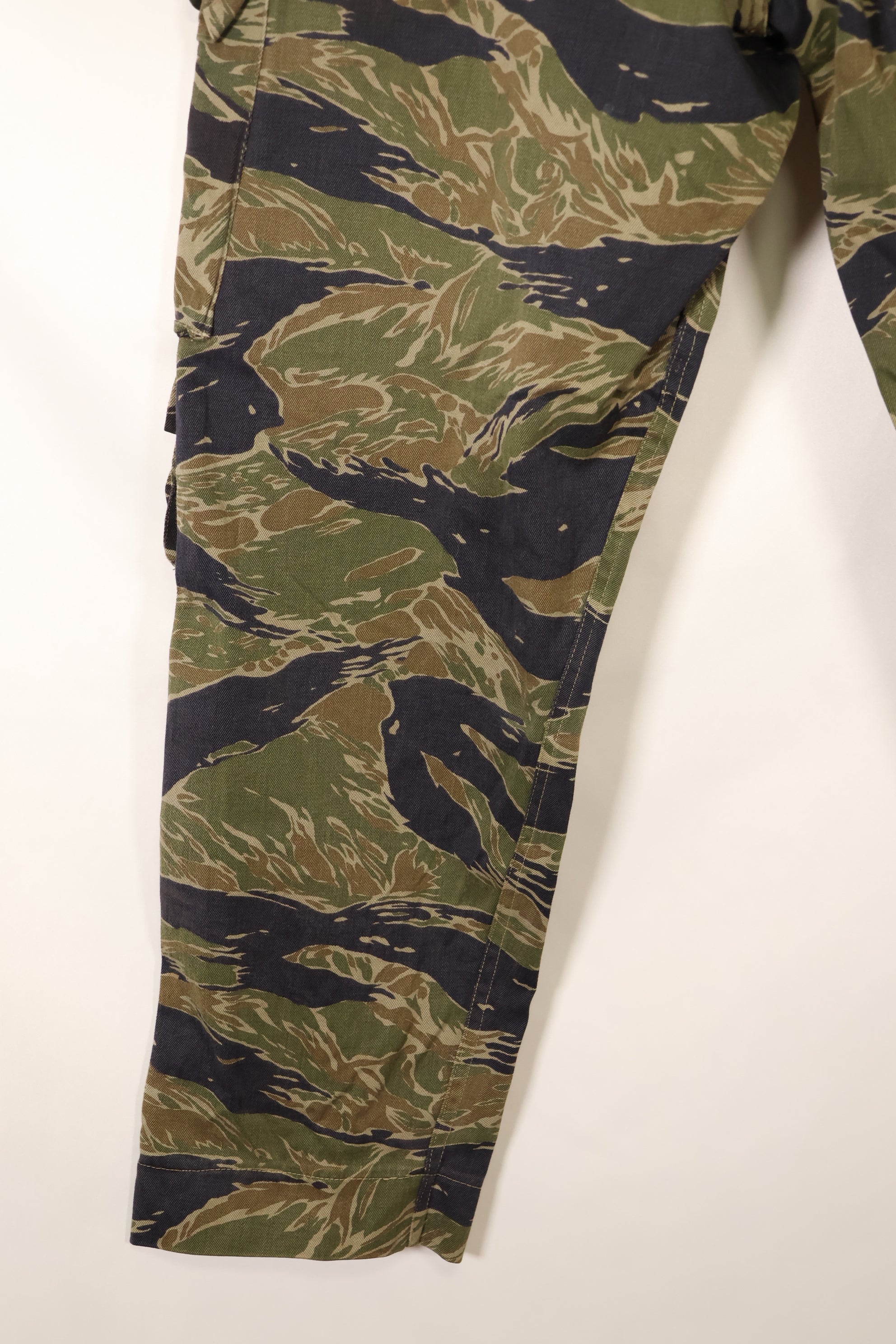 1960年代中頃　A-L　シルバータイガーパターン　Asian カット　パンツ　補修あり　中古品