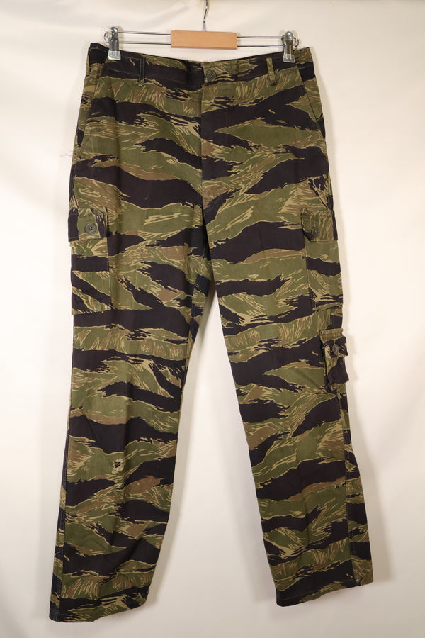 กลางทศวรรษ 1960, สหรัฐอเมริกา-ญี่ปุ่น, ผลิตในโอกินาวา, ลายเสือโอกินาวา, กางเกงลายเสือ, ตัดแบบอเมริกัน, มือสอง