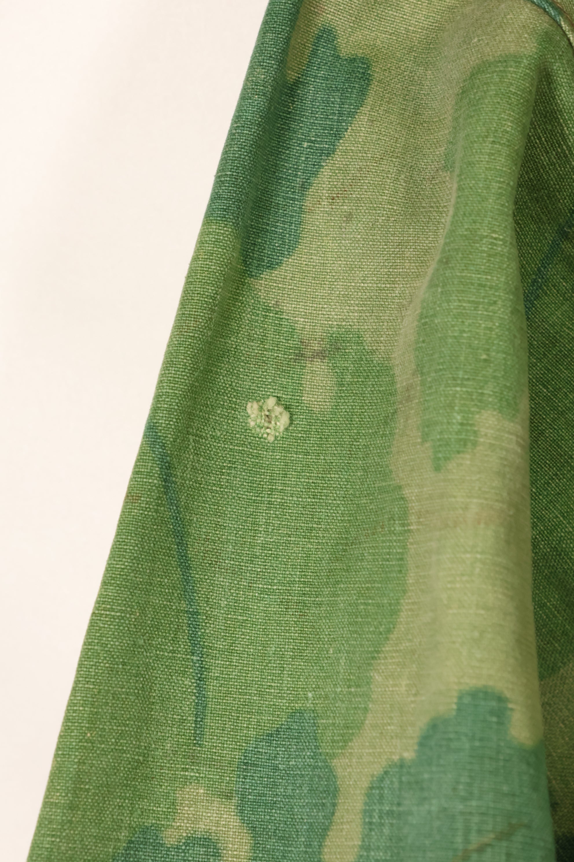 ปลายทศวรรษ 1960 ถึงต้นทศวรรษ 1970 – สินค้าจากแหล่งส่วนตัว – ลายพรางมิตเชลล์ – เสื้อเชิ้ตยูทิลิตี้ตัดแบบ USMC OG-107 – มือสอง