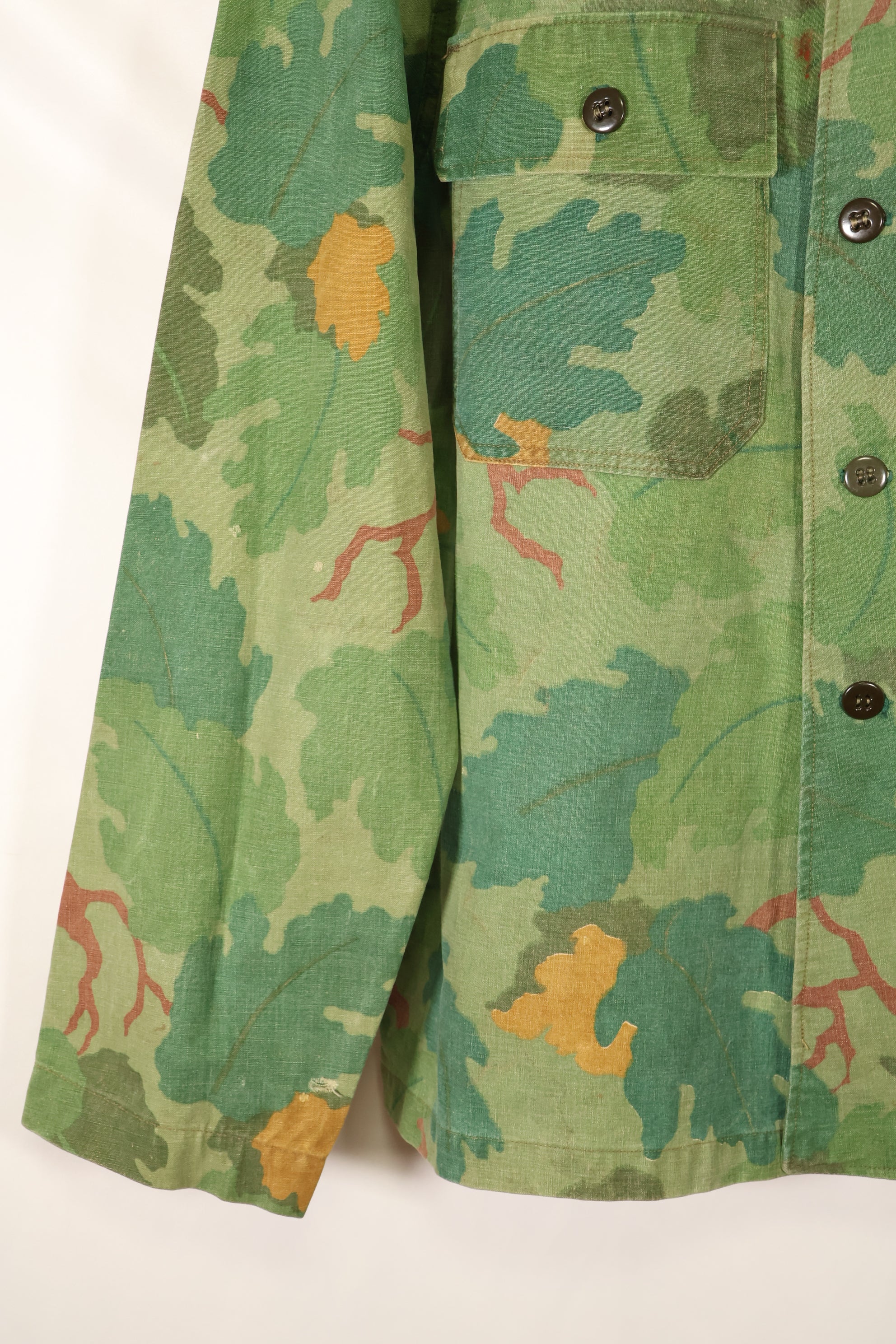 ปลายทศวรรษ 1960 ถึงต้นทศวรรษ 1970 – สินค้าจากแหล่งส่วนตัว – ลายพรางมิตเชลล์ – เสื้อเชิ้ตยูทิลิตี้ตัดแบบ USMC OG-107 – มือสอง