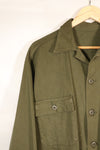 ทศวรรษ 1960, ขนาดประมาณ MEDIUM, OG-107, เสื้อยูทิลิตี้, ทรงตัดเย็บหายาก, มีแพทช์ที่ติดเพิ่มภายหลัง, มือสอง