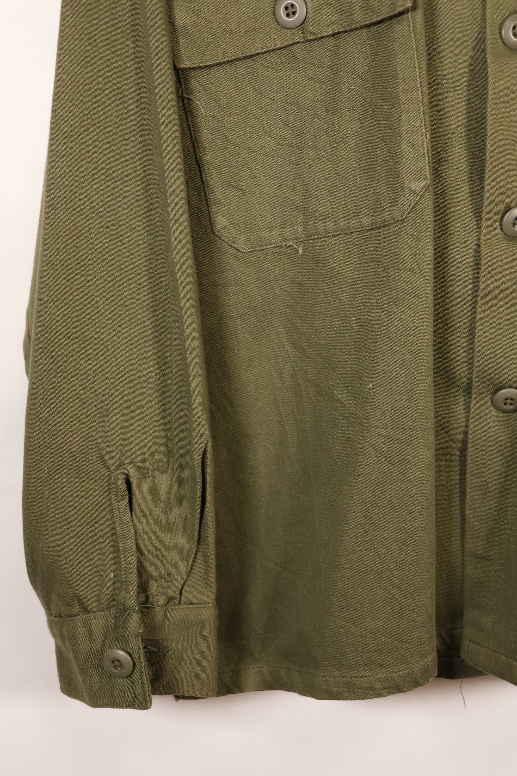 ทศวรรษ 1960, ขนาดประมาณ MEDIUM, OG-107, เสื้อยูทิลิตี้, ทรงตัดเย็บหายาก, มีแพทช์ที่ติดเพิ่มภายหลัง, มือสอง