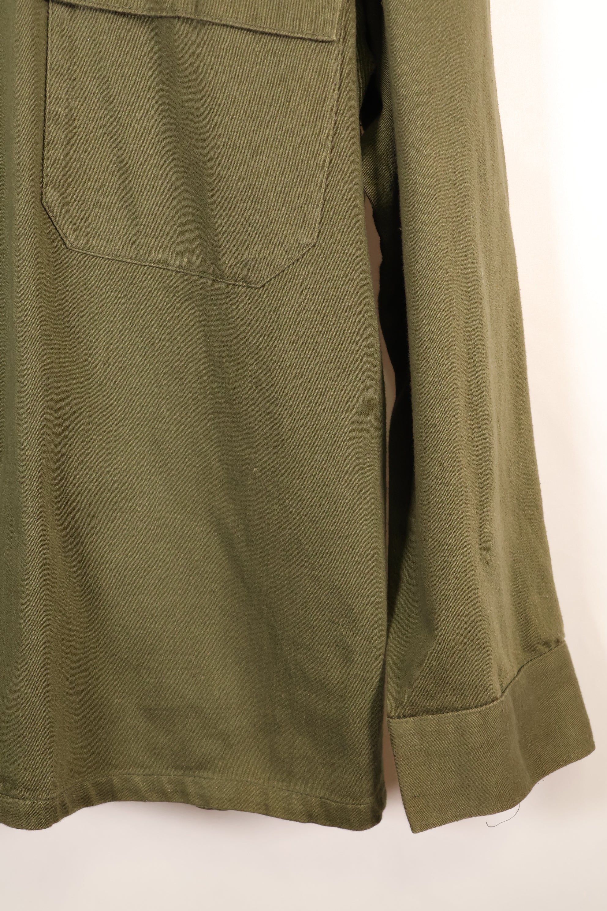 ทศวรรษ 1960, ขนาดประมาณ MEDIUM, OG-107, เสื้อยูทิลิตี้, ทรงตัดเย็บหายาก, มีแพทช์ที่ติดเพิ่มภายหลัง, มือสอง