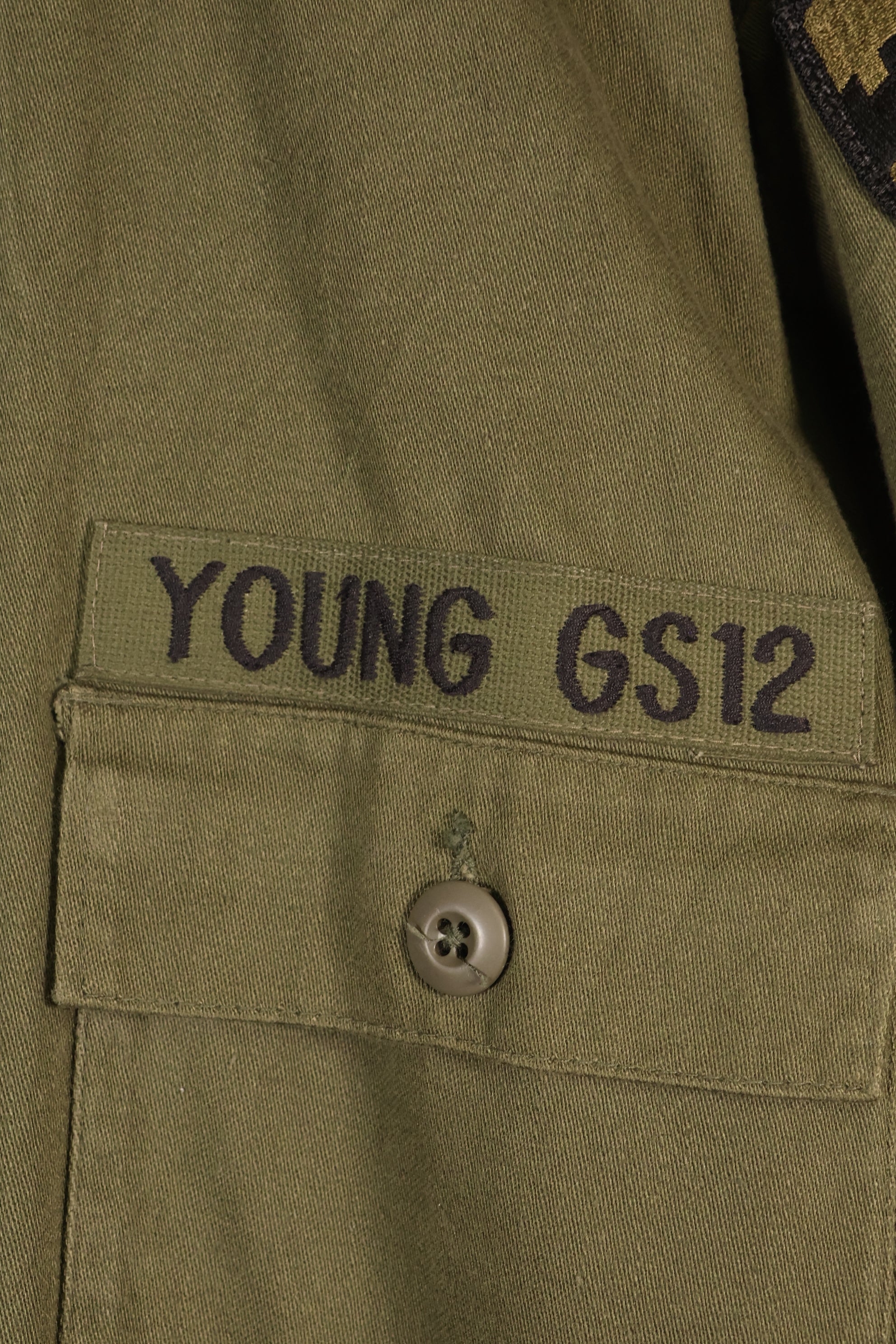 ทศวรรษ 1960, ขนาดประมาณ MEDIUM, OG-107, เสื้อยูทิลิตี้, ทรงตัดเย็บหายาก, มีแพทช์ที่ติดเพิ่มภายหลัง, มือสอง