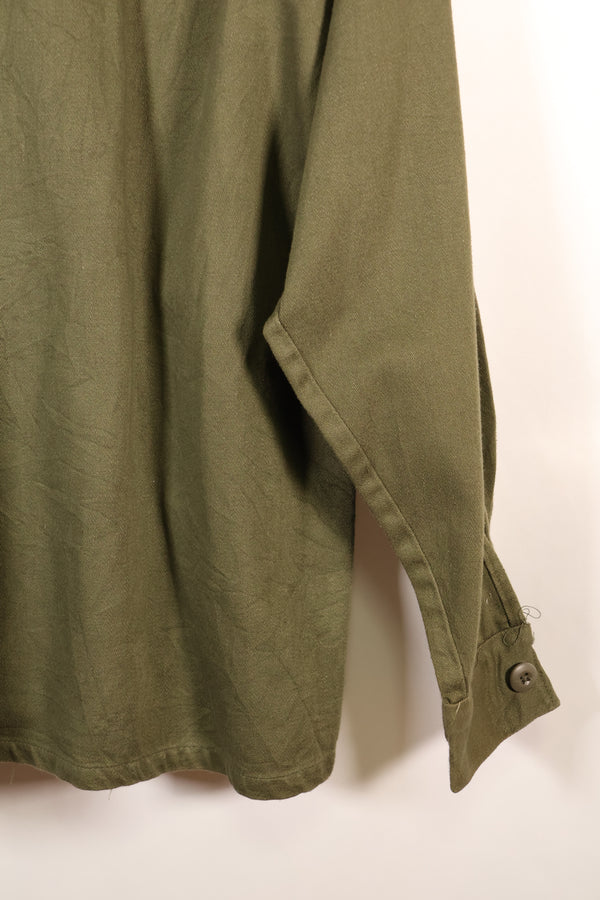 ทศวรรษ 1960, ขนาดประมาณ MEDIUM, OG-107, เสื้อยูทิลิตี้, ทรงตัดเย็บหายาก, มีแพทช์ที่ติดเพิ่มภายหลัง, มือสอง