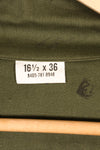กลางทศวรรษ 1960, 16 1/2 x 36, กองทัพสหรัฐฯ, เสื้อใช้งานทั่วไป OG-107, แทบไม่ได้ใช้