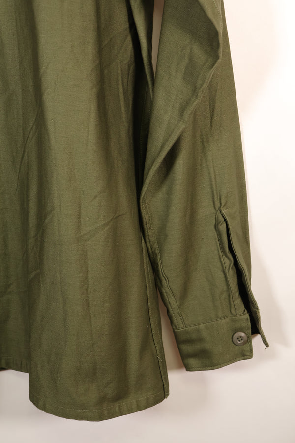 กลางทศวรรษ 1960, 16 1/2 x 36, กองทัพสหรัฐฯ, เสื้อใช้งานทั่วไป OG-107, แทบไม่ได้ใช้