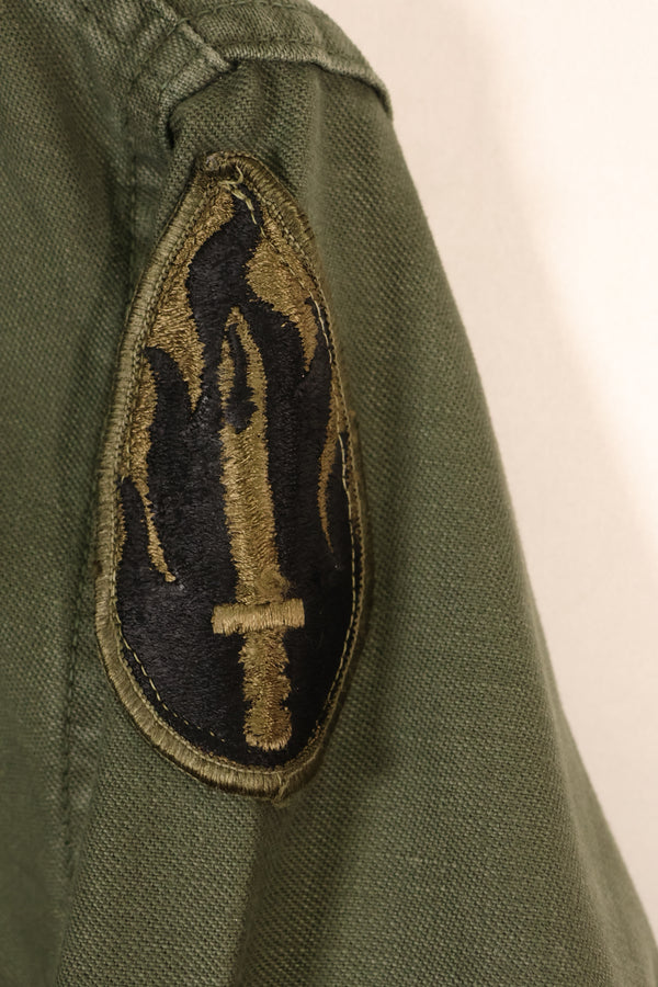 สัญญาปี 1972, 15 1/2 x 33, OG-107, เสื้อใช้งานทั่วไป, มีแพทช์, มือสอง