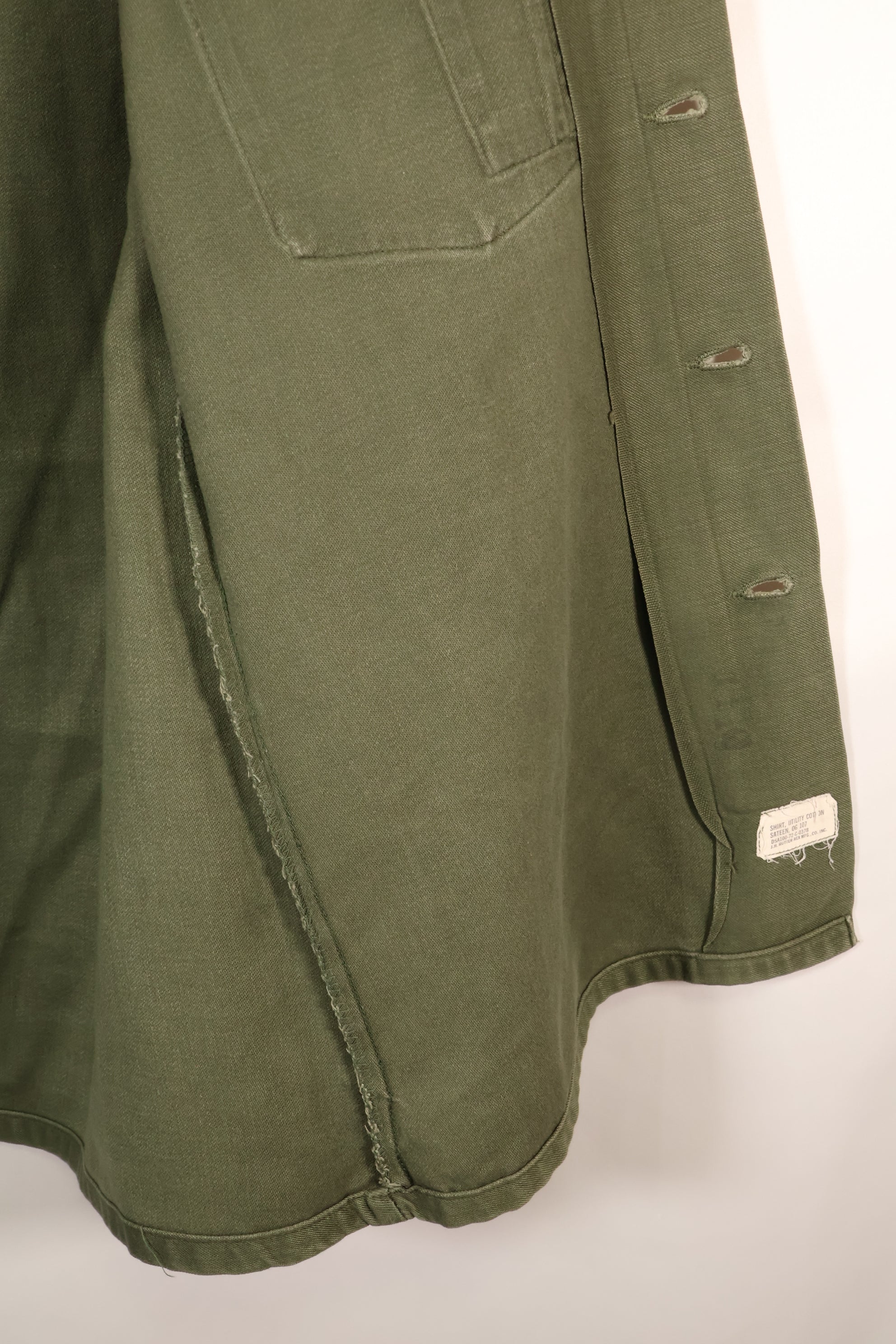 สัญญาปี 1972, 15 1/2 x 33, OG-107, เสื้อใช้งานทั่วไป, มีแพทช์, มือสอง