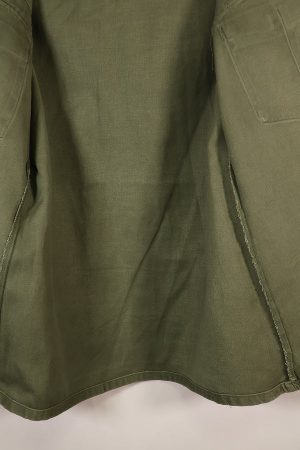 สัญญาปี 1972, 15 1/2 x 33, OG-107, เสื้อใช้งานทั่วไป, มีแพทช์, มือสอง