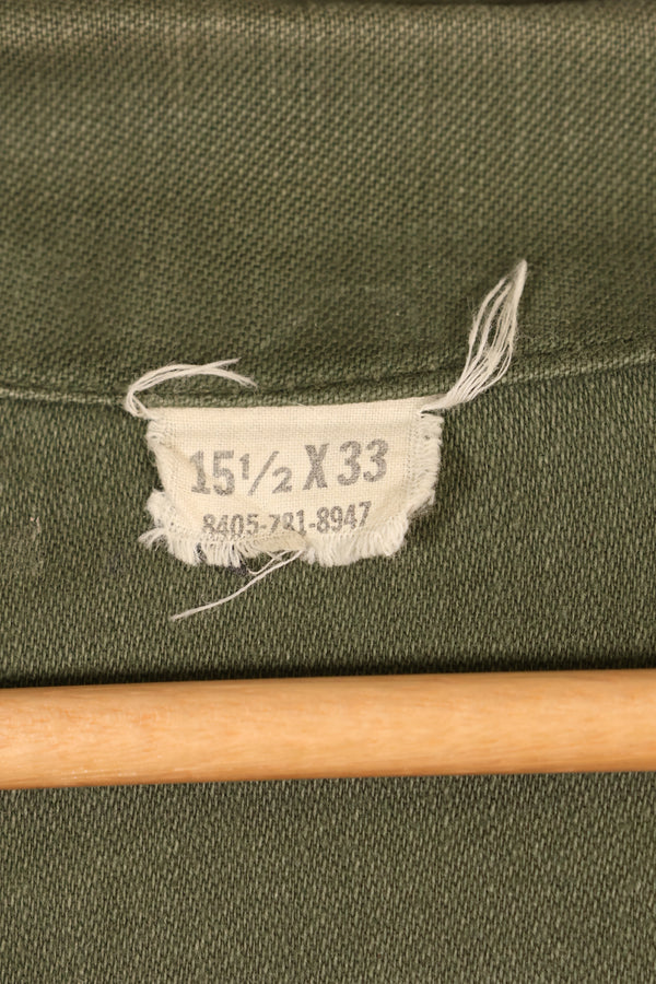 สัญญาปี 1972, 15 1/2 x 33, OG-107, เสื้อใช้งานทั่วไป, มีแพทช์, มือสอง