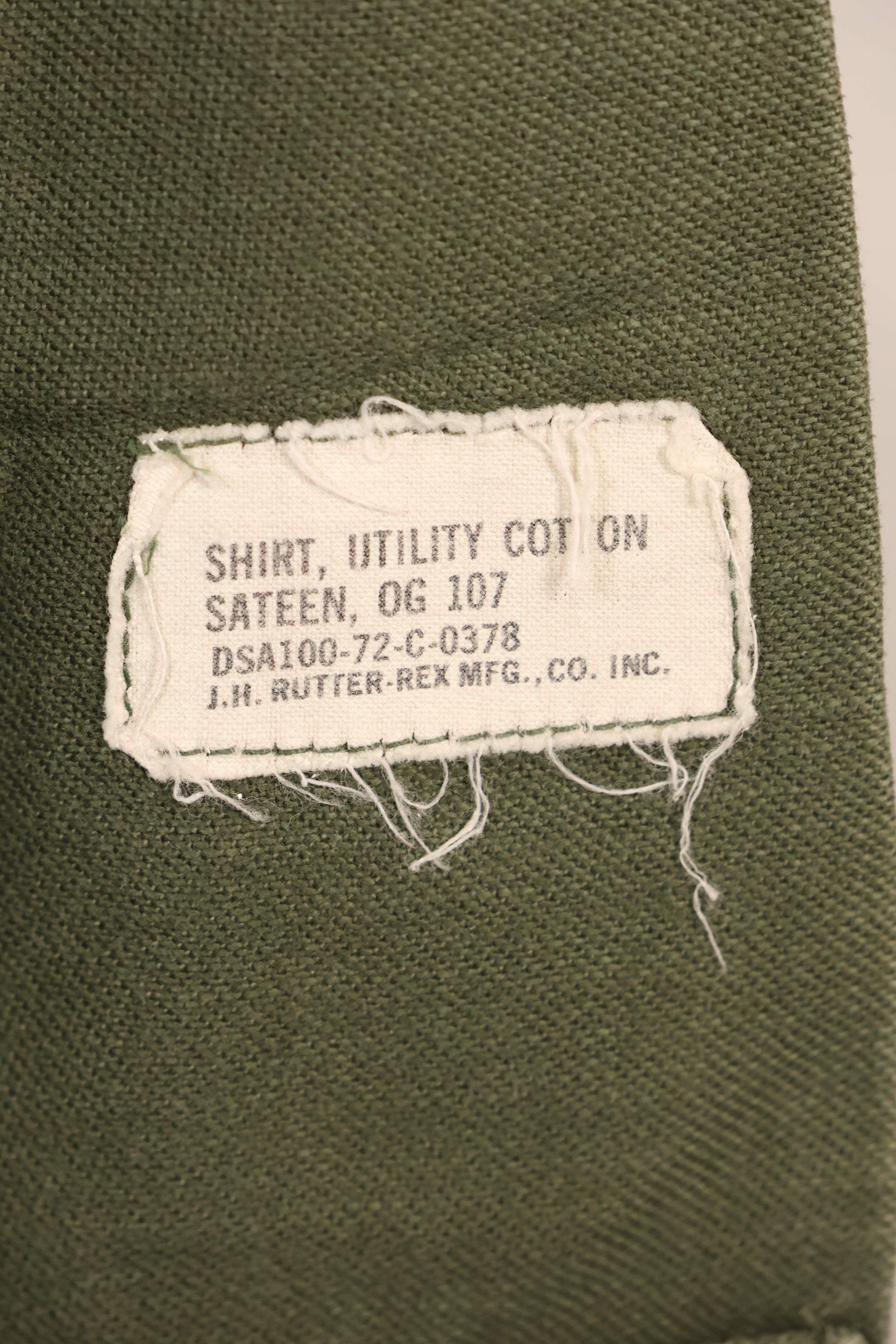 สัญญาปี 1972, 15 1/2 x 33, OG-107, เสื้อใช้งานทั่วไป, มีแพทช์, มือสอง