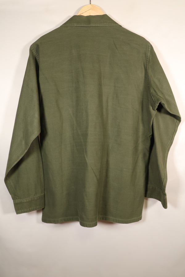 สัญญาปี 1972, 15 1/2 x 33, OG-107, เสื้อใช้งานทั่วไป, มีแพทช์, มือสอง