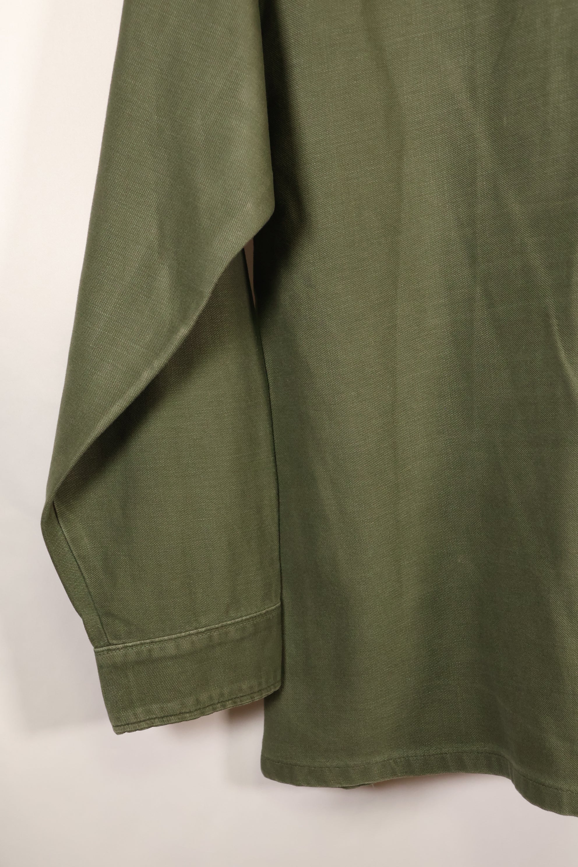 สัญญาปี 1972, 15 1/2 x 33, OG-107, เสื้อใช้งานทั่วไป, มีแพทช์, มือสอง