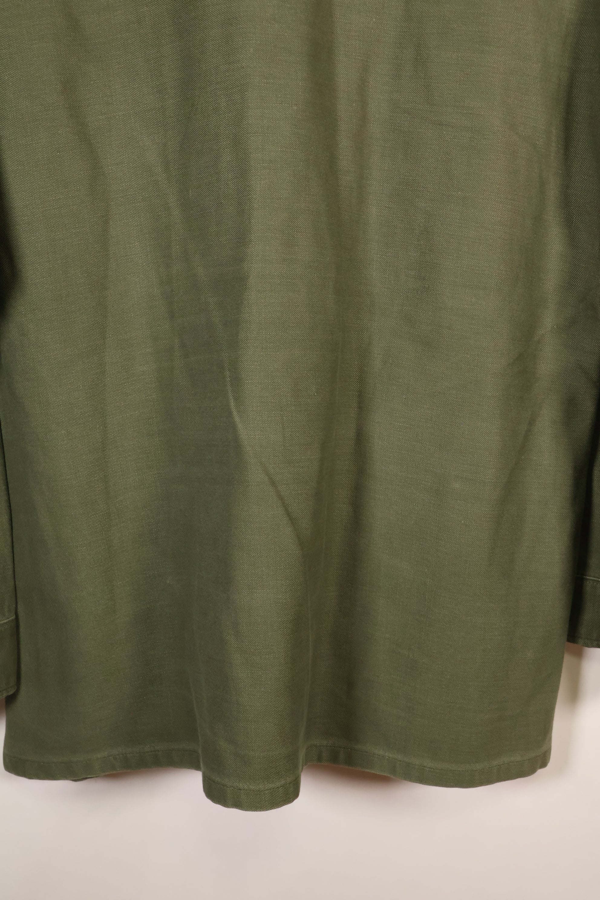 สัญญาปี 1972, 15 1/2 x 33, OG-107, เสื้อใช้งานทั่วไป, มีแพทช์, มือสอง