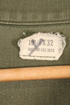 สินค้าตามสัญญาช่วงปลายทศวรรษ 1960 – 16 1/2 x 32 – OG-107 – เสื้อยูทิลิตี้ – มีแพทช์ – มือสอง