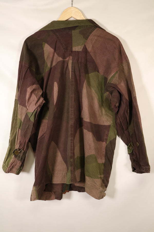 ทศวรรษ 1940, สงครามโลกครั้งที่สอง, กองทัพอังกฤษ, เสื้อคลุมพรางกันลม, ปรับเปลี่ยน, จำลองสงครามอินโดจีน, ปรับเปลี่ยนหลังสงคราม, มือสอง
