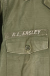สัญญาลงวันที่ปี 1971; ขนาดประมาณ: เล็ก; OG-107; เสื้อใช้งานทั่วไป; กองทัพเรือสหรัฐฯ; มีเครื่องหมายเทปเดิม; สินค้ามือสอง