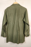 สัญญาลงวันที่ปี 1971; ขนาดประมาณ: เล็ก; OG-107; เสื้อใช้งานทั่วไป; กองทัพเรือสหรัฐฯ; มีเครื่องหมายเทปเดิม; สินค้ามือสอง