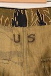 ปลายทศวรรษ 1960 – สินค้าคงคลัง – เสือทอง – ลายเสือ – ตัดเย็บแบบอเมริกัน – กางเกงขายาว – ไม่มีป้ายขนาด