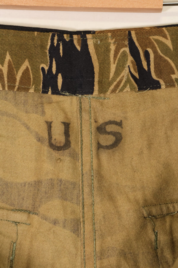 ปลายทศวรรษ 1960 – สินค้าคงคลัง – เสือทอง – ลายเสือ – ตัดเย็บแบบอเมริกัน – กางเกงขายาว – ไม่มีป้ายขนาด