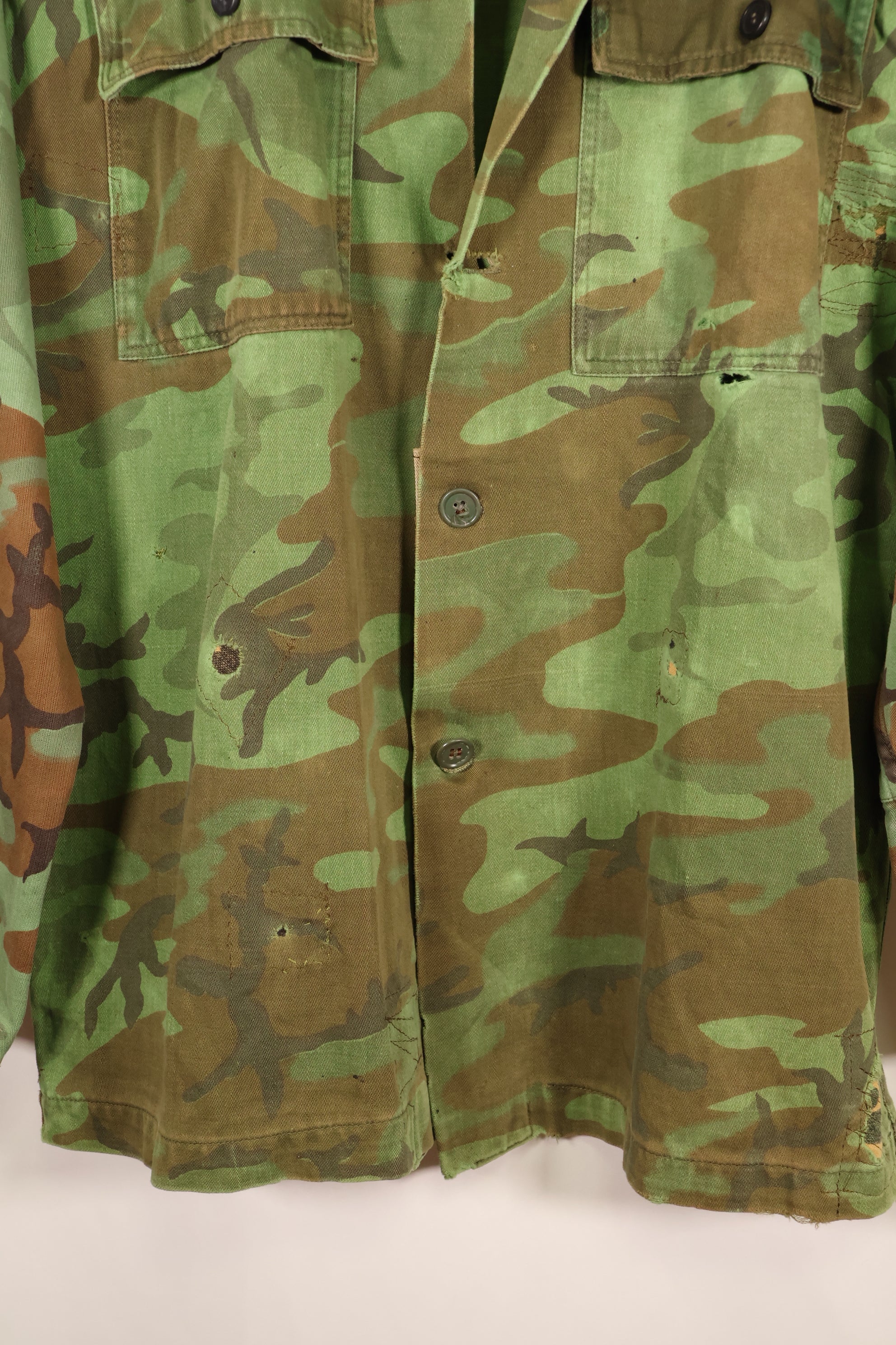 Early 1970s, Large Size, ARVN, South Vietnamese Airborne Division, Leaf Camouflage Shirt, Repaired, Used
