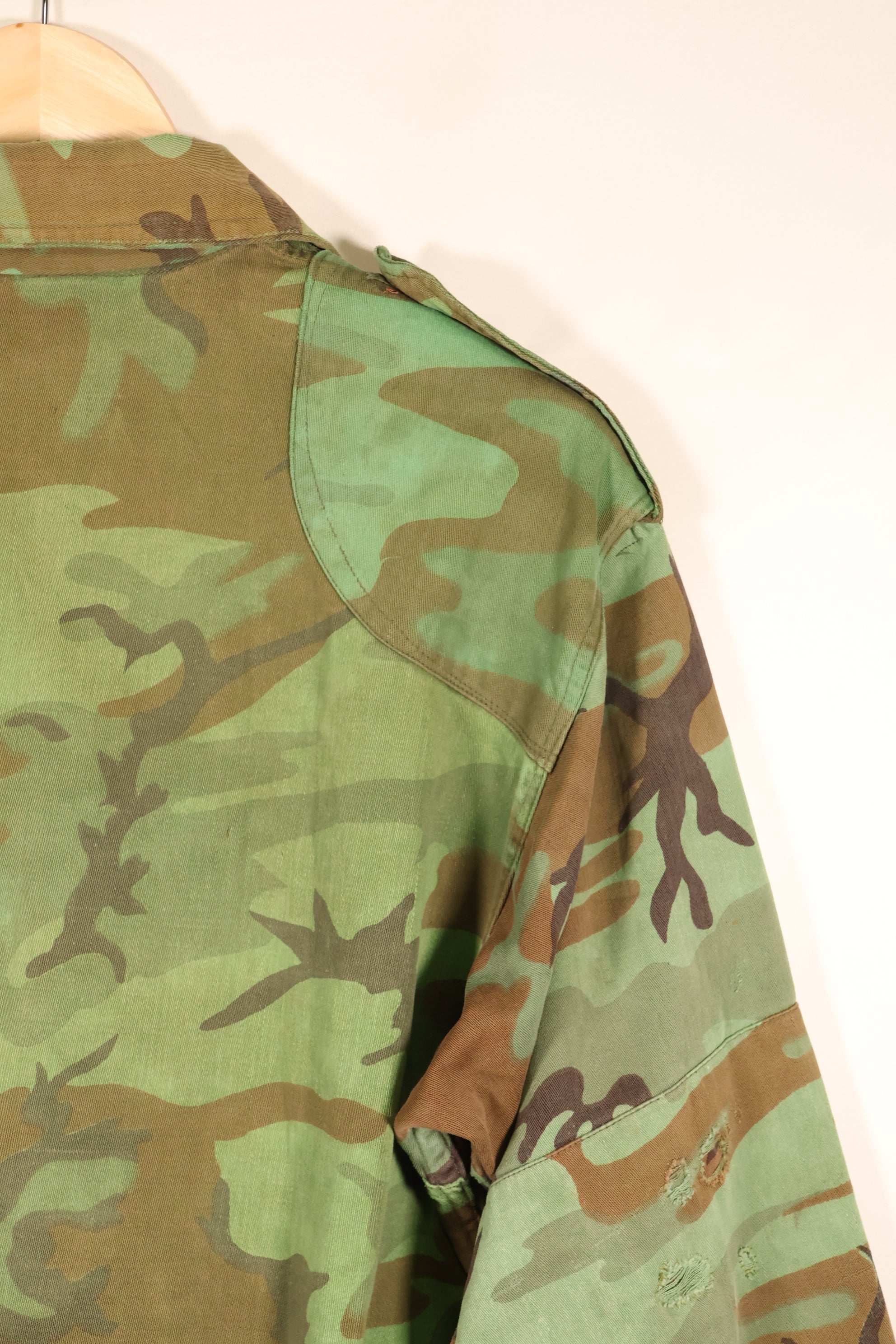 Early 1970s, Large Size, ARVN, South Vietnamese Airborne Division, Leaf Camouflage Shirt, Repaired, Used