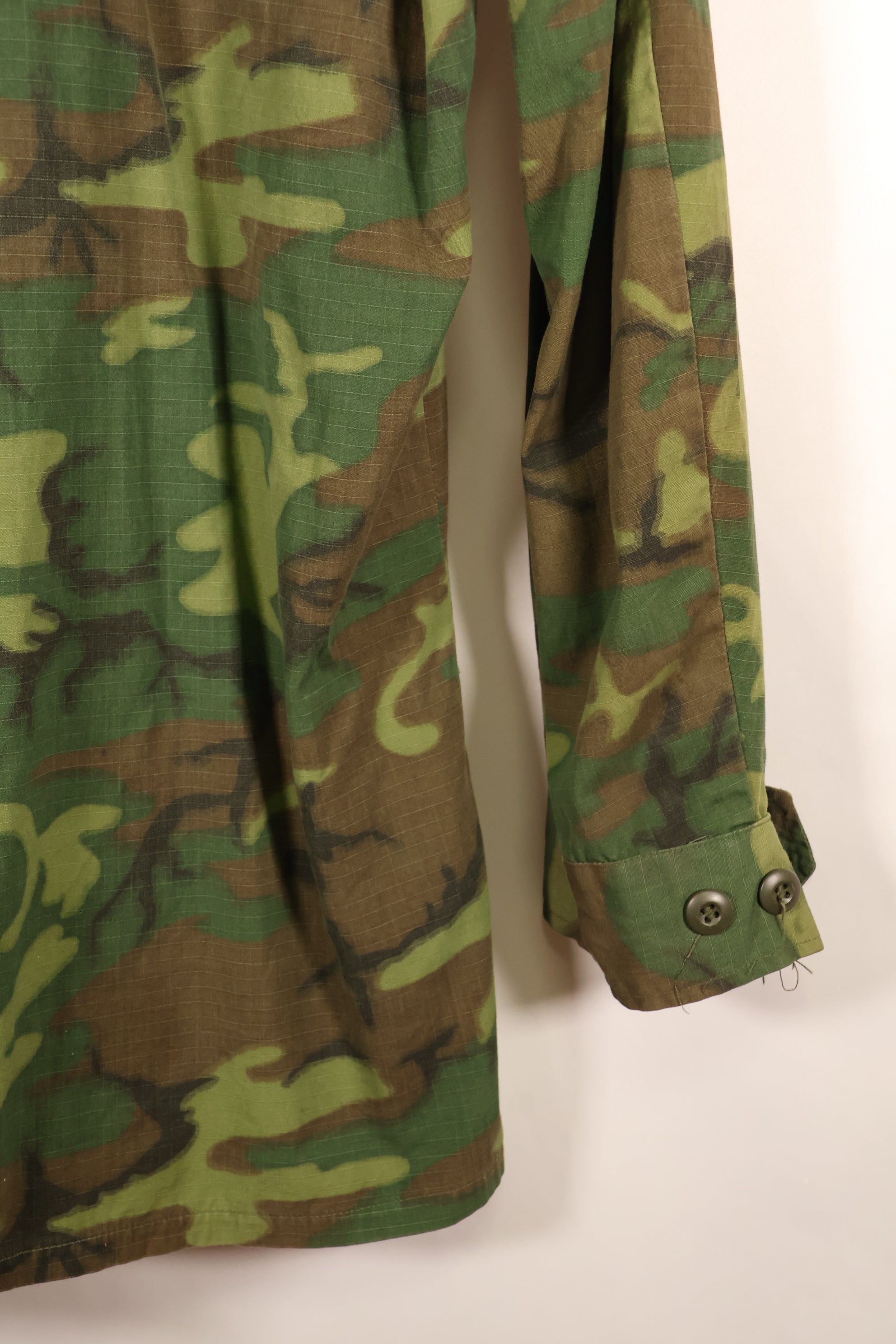 1969 Contract, M-R, U.S. Army ERDL Green Leaf Camo, Jungle Fatigue Jacket, Used