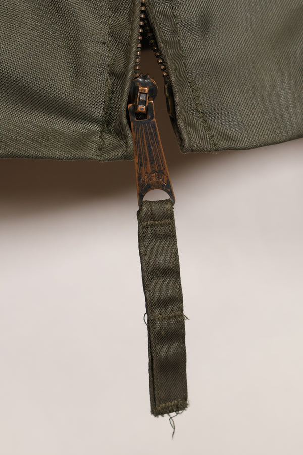 ช่วงทศวรรษ 1970–ต้นทศวรรษ 1980: ขนาดประมาณ ใหญ่ เสื้อแจ็คเก็ตบิน CWU-36P รุ่นที่ 2 Light Zone สภาพมือสอง