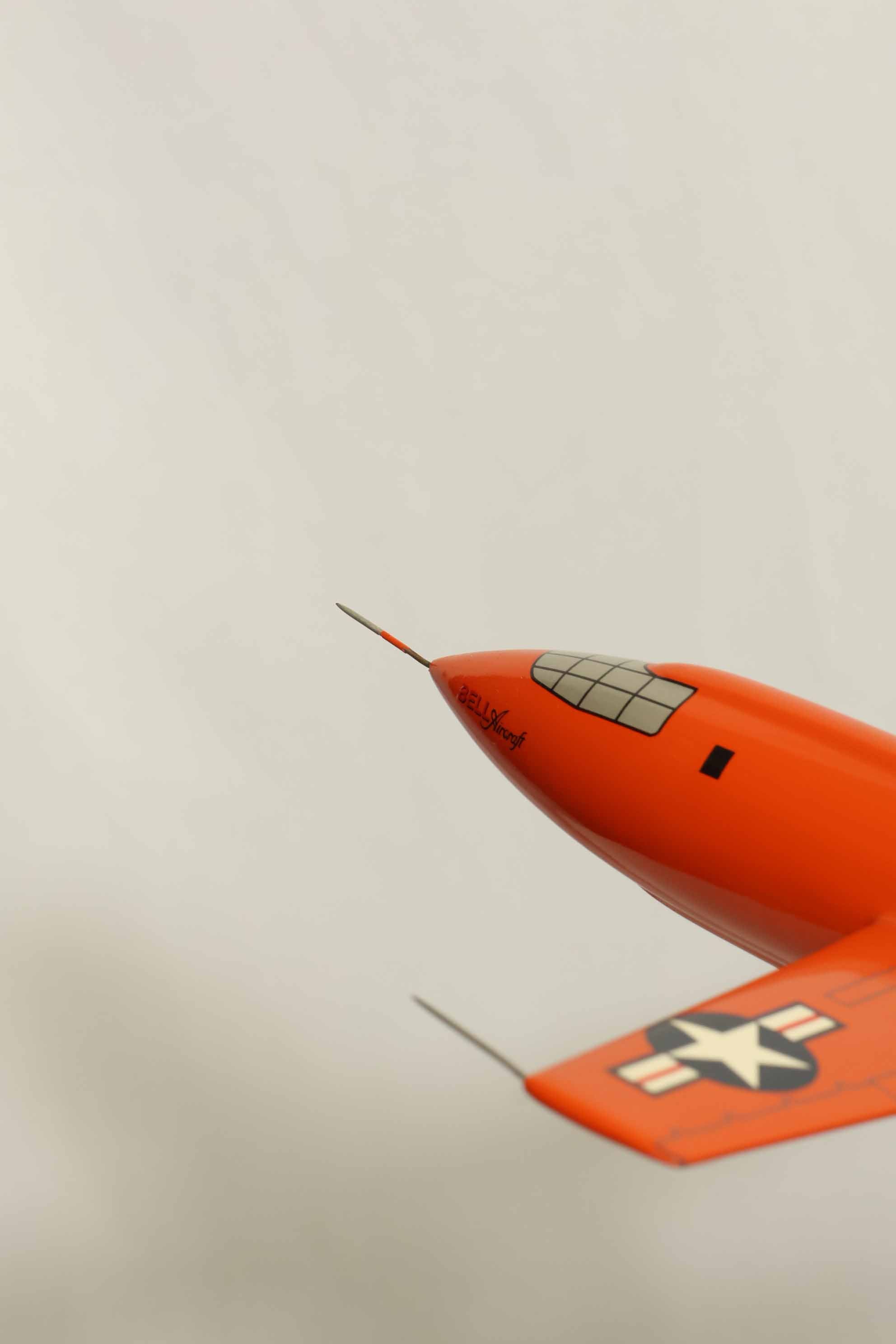 チャック・イエーガー空軍准将　直筆サイン入り　X-1 有人航空機模型　中古品