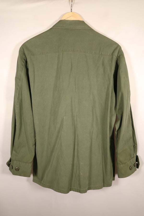 แจ็กเก็ตทหารแบบ Jungle Fatigue รุ่น M-S รุ่นที่ 4 ปี 1969 – สีจางเล็กน้อย – มือสอง