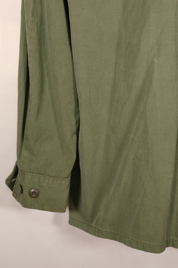 แจ็กเก็ตทหารแบบ Jungle Fatigue รุ่น M-S รุ่นที่ 4 ปี 1969 – สีจางเล็กน้อย – มือสอง