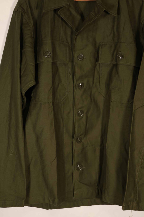 เสื้อเชิ้ต OG-107 Utility ของกองทัพสหรัฐฯ ปี 1960 ของแท้ ไซส์เล็ก สินค้าหมดสต็อก