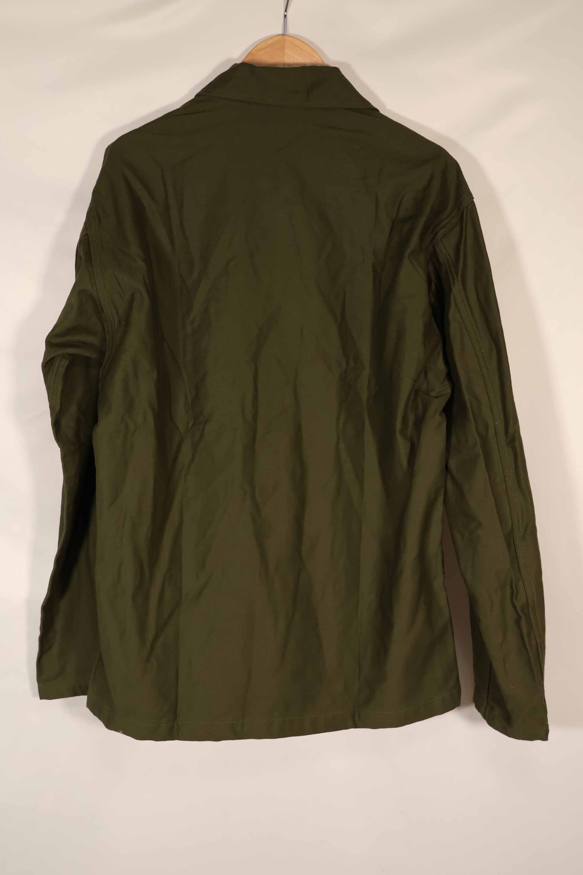 เสื้อเชิ้ต OG-107 Utility ของกองทัพสหรัฐฯ ปี 1960 ของแท้ ไซส์เล็ก สินค้าหมดสต็อก
