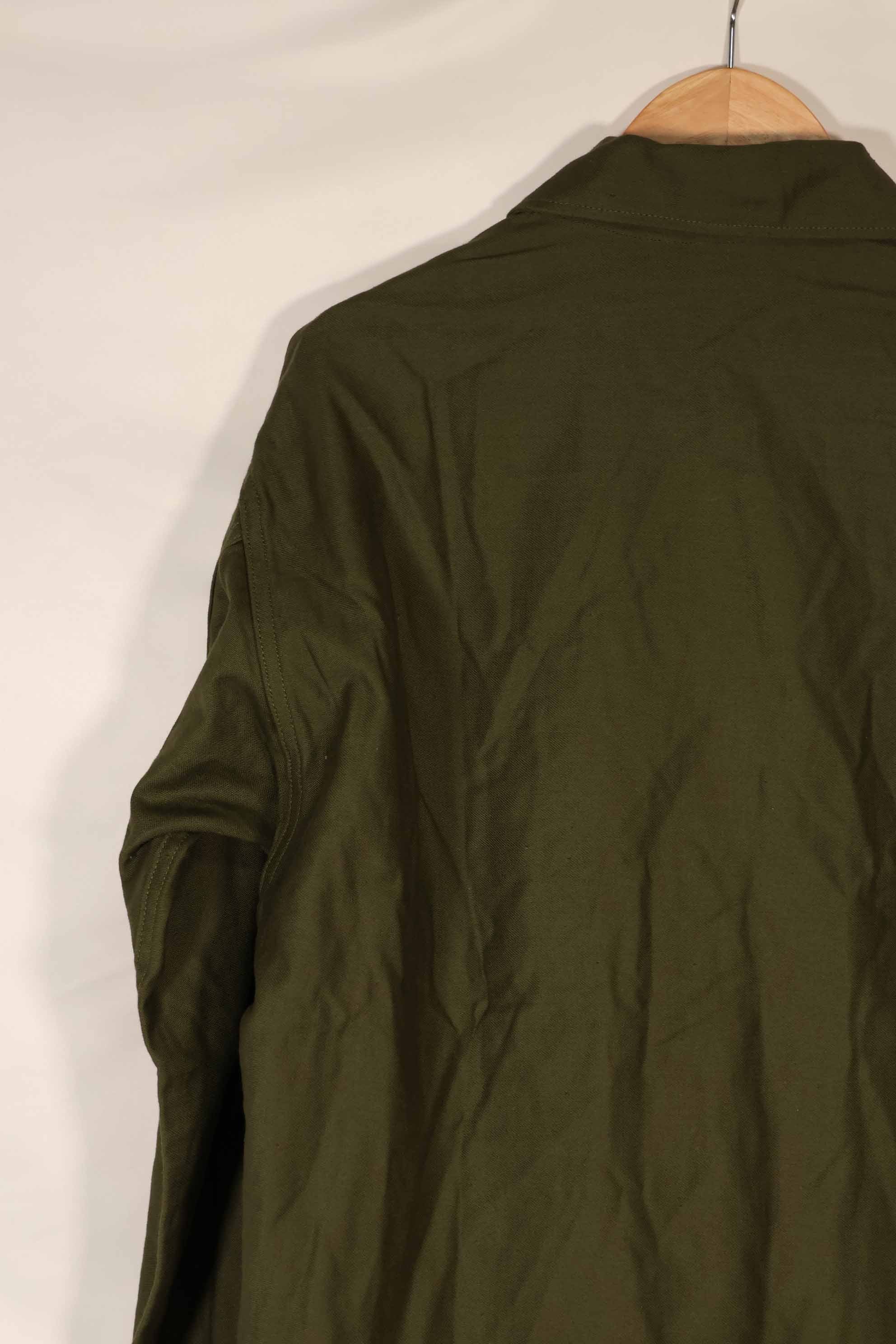 เสื้อเชิ้ต OG-107 Utility ของกองทัพสหรัฐฯ ปี 1960 ของแท้ ไซส์เล็ก สินค้าหมดสต็อก
