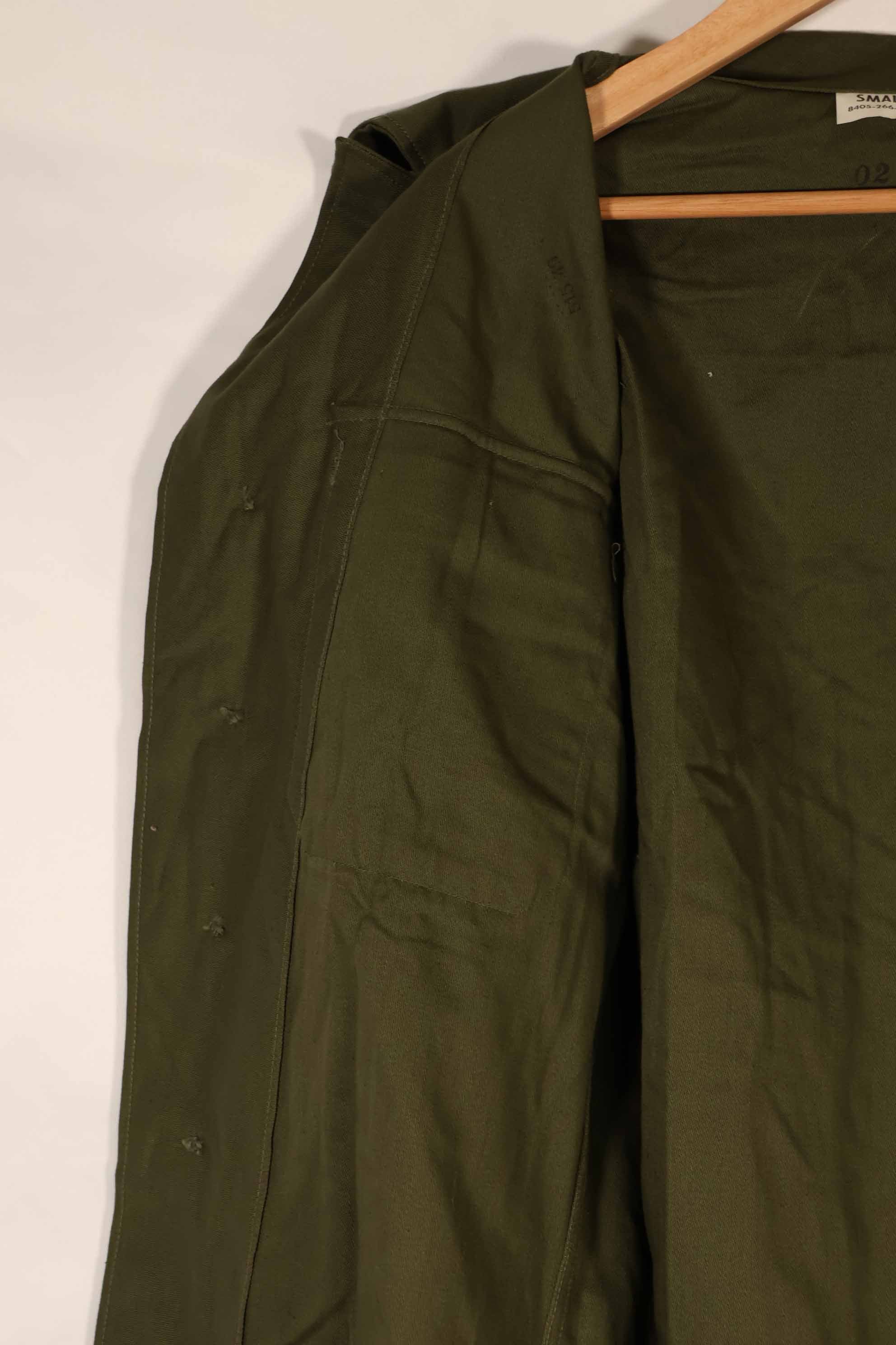เสื้อเชิ้ต OG-107 Utility ของกองทัพสหรัฐฯ ปี 1960 ของแท้ ไซส์เล็ก สินค้าหมดสต็อก
