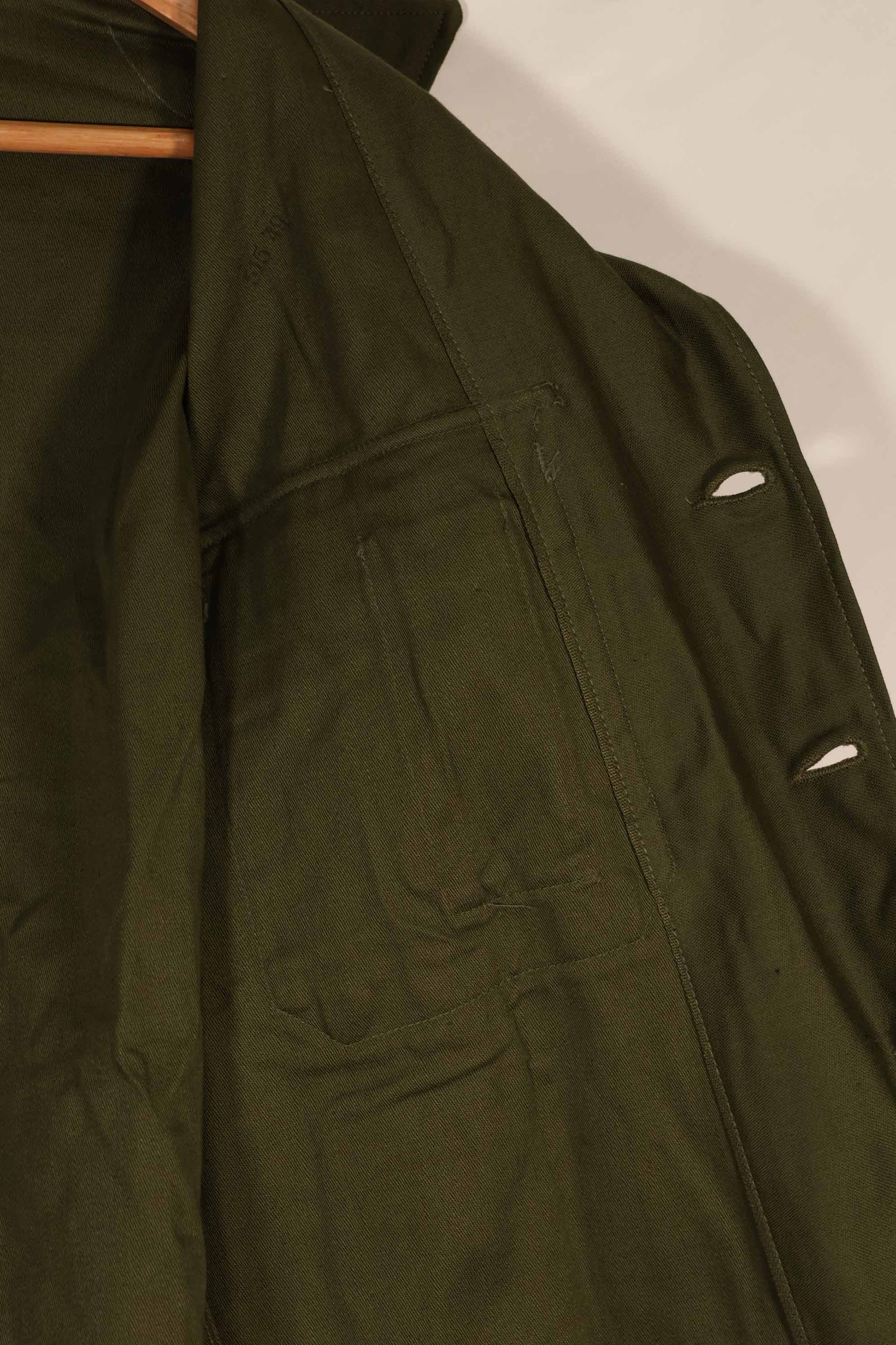 เสื้อเชิ้ต OG-107 Utility ของกองทัพสหรัฐฯ ปี 1960 ของแท้ ไซส์เล็ก สินค้าหมดสต็อก