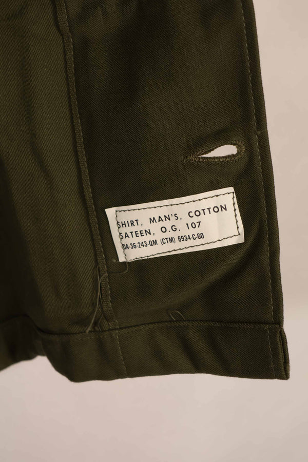 เสื้อเชิ้ต OG-107 Utility ของกองทัพสหรัฐฯ ปี 1960 ของแท้ ไซส์เล็ก สินค้าหมดสต็อก