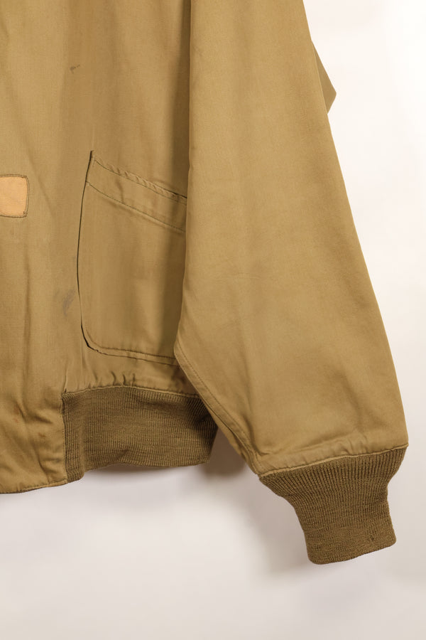 ทศวรรษ 1940, สงครามโลกครั้งที่สอง, กองทัพสหรัฐฯ, เสื้อแจ็คเก็ตทหารขนส่งรุ่นที่ 1, มีรอยเสียหายและคราบ, ของมือสอง