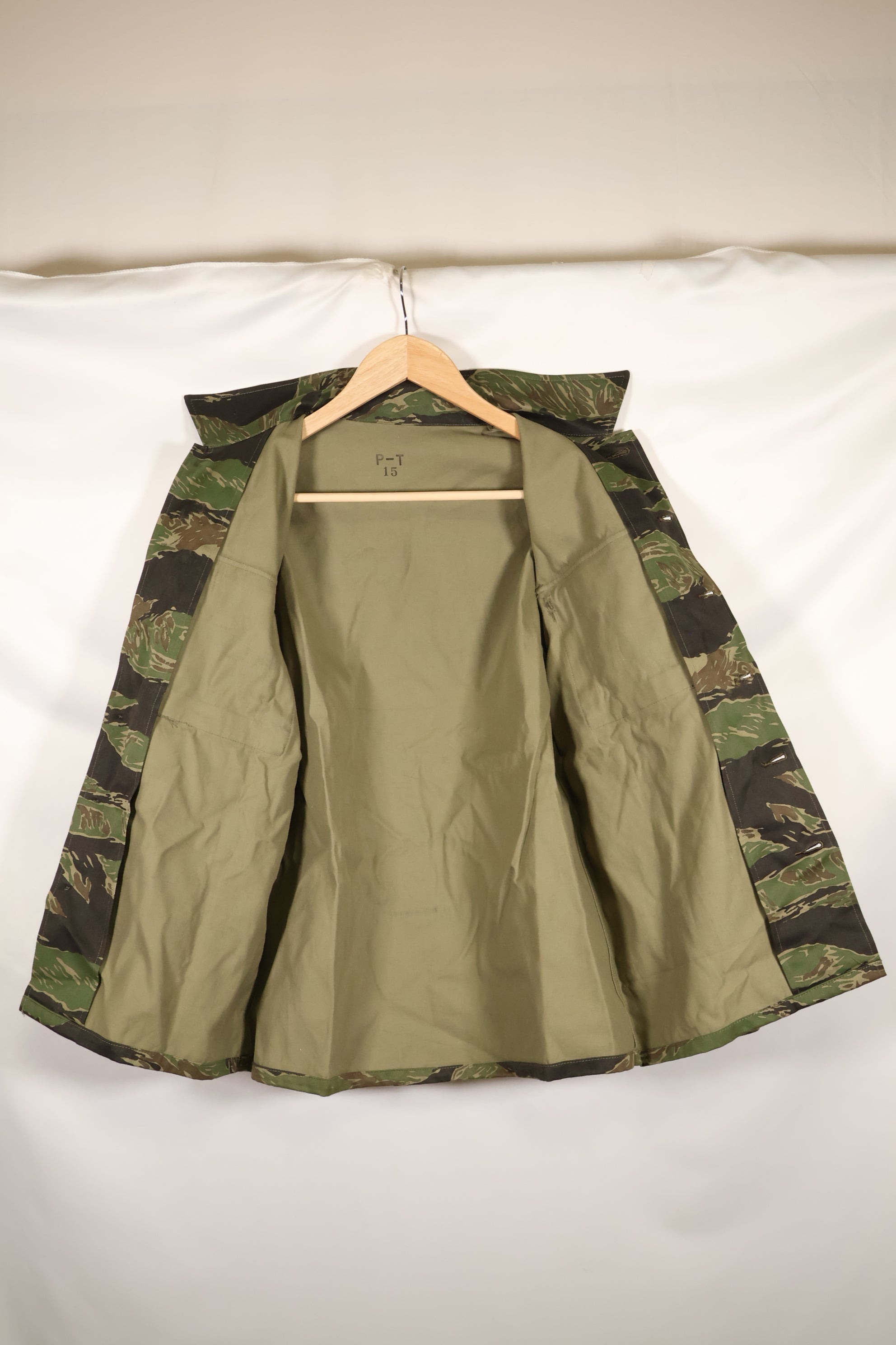 1970年代　DAJB09 契約タグ付き　日本製　タイガーストライプ　上下セット　未使用品　