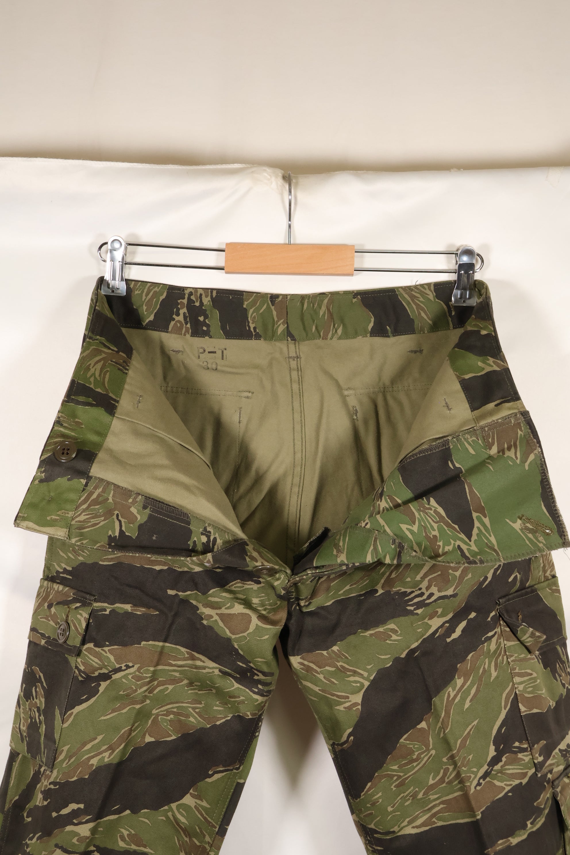 1970年代　DAJB09 契約タグ付き　日本製　タイガーストライプ　上下セット　未使用品　