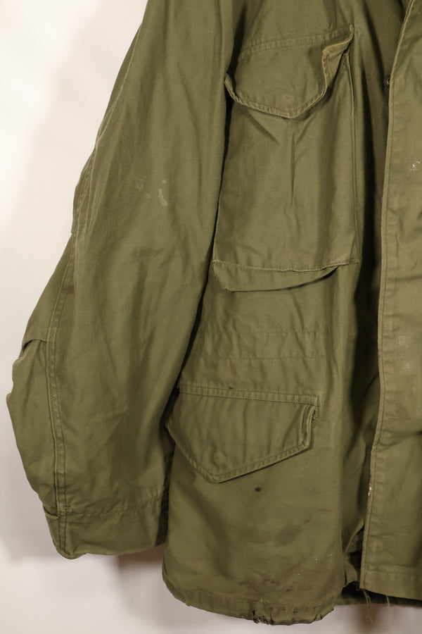 เสื้อแจ็คเก็ตสนาม M-S M65 รุ่นที่ 3 ปี 1974 มือสอง สีซีด มีแผ่นปะ