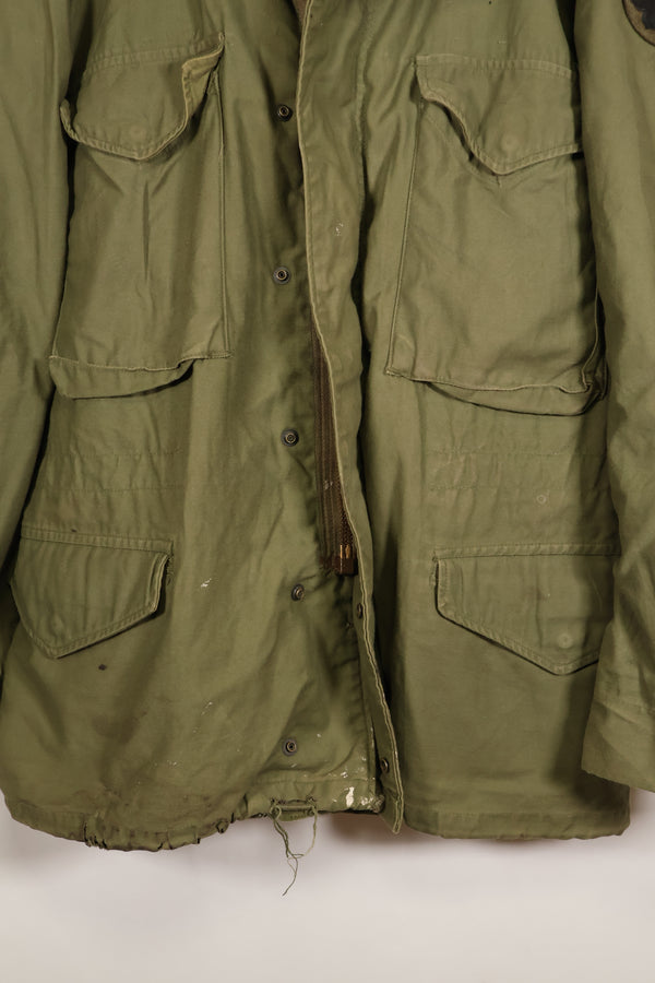 เสื้อแจ็คเก็ตสนาม M-S M65 รุ่นที่ 3 ปี 1974 มือสอง สีซีด มีแผ่นปะ