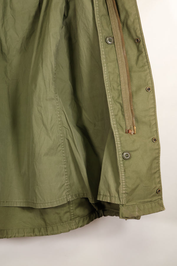 เสื้อแจ็คเก็ตสนาม M-S M65 รุ่นที่ 3 ปี 1974 มือสอง สีซีด มีแผ่นปะ