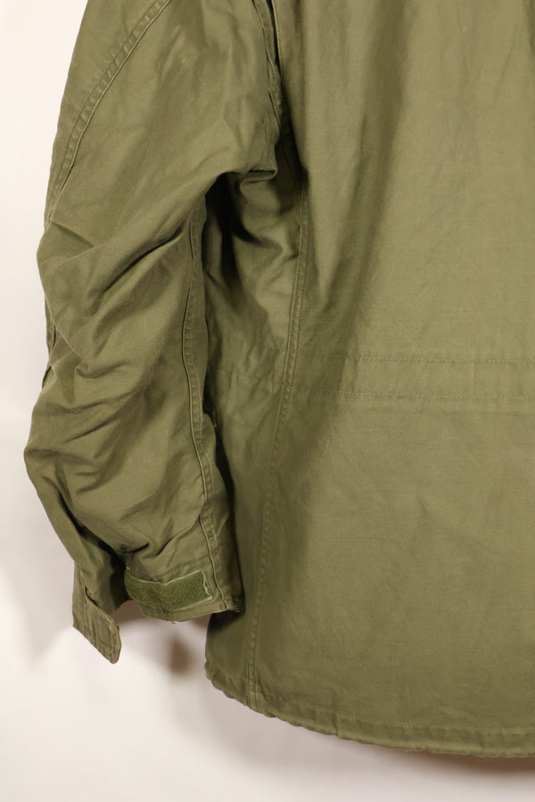 เสื้อแจ็คเก็ตสนาม M-S M65 รุ่นที่ 3 ปี 1974 มือสอง สีซีด มีแผ่นปะ