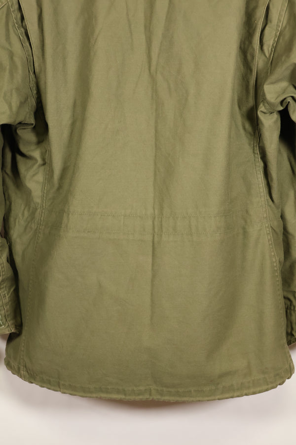 เสื้อแจ็คเก็ตสนาม M-S M65 รุ่นที่ 3 ปี 1974 มือสอง สีซีด มีแผ่นปะ